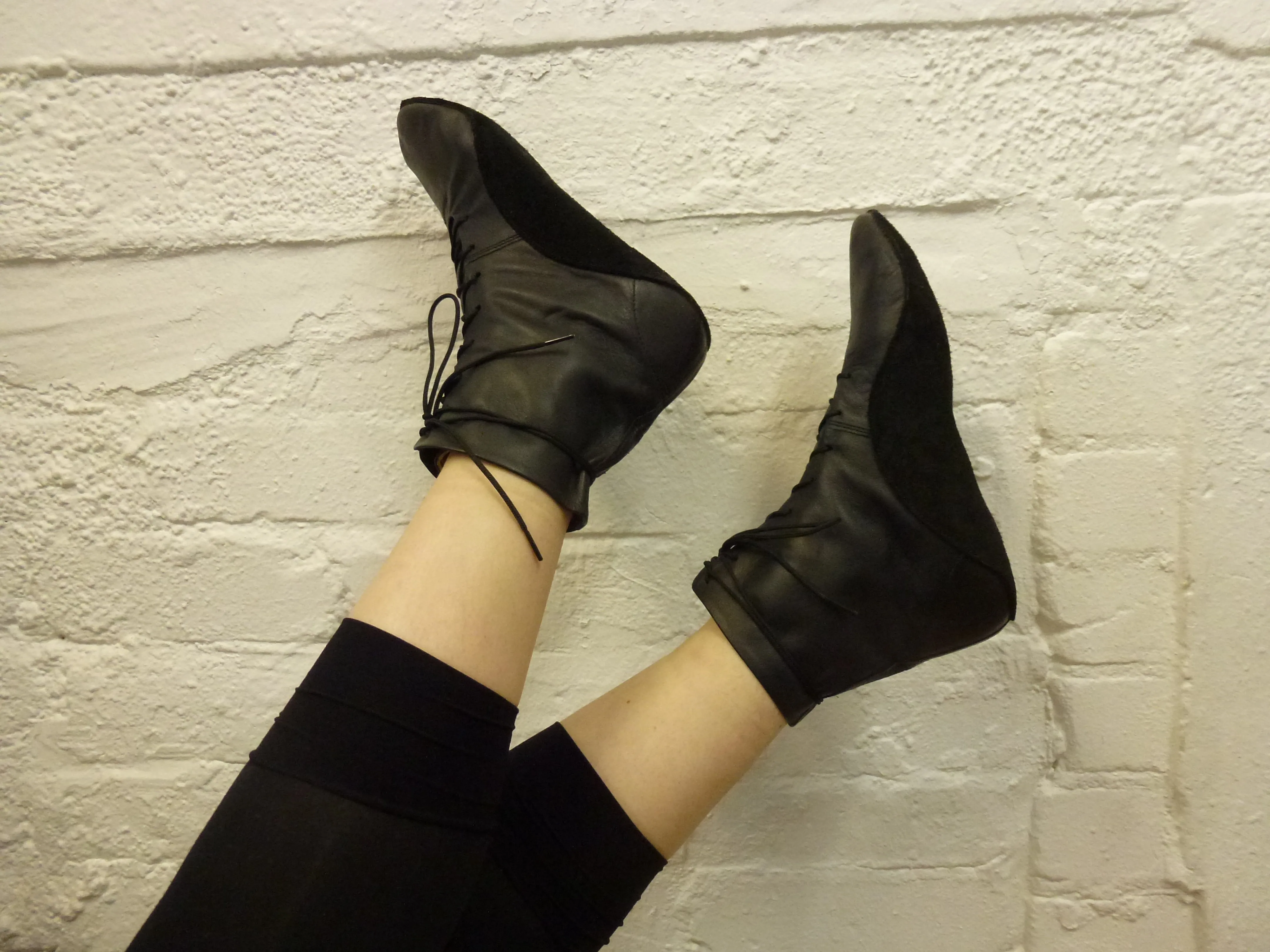 Stylish Tightrope Shoes Jazz Boots - Ultimate Comfort and Flexibility for Dancers